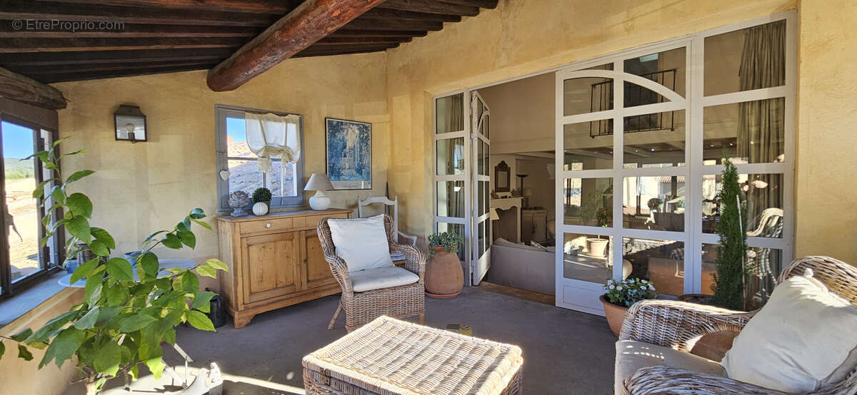 LAMBESC coup de cœur pour cette magnifique maison de village de 140 m2 avec terrasse - photo 10