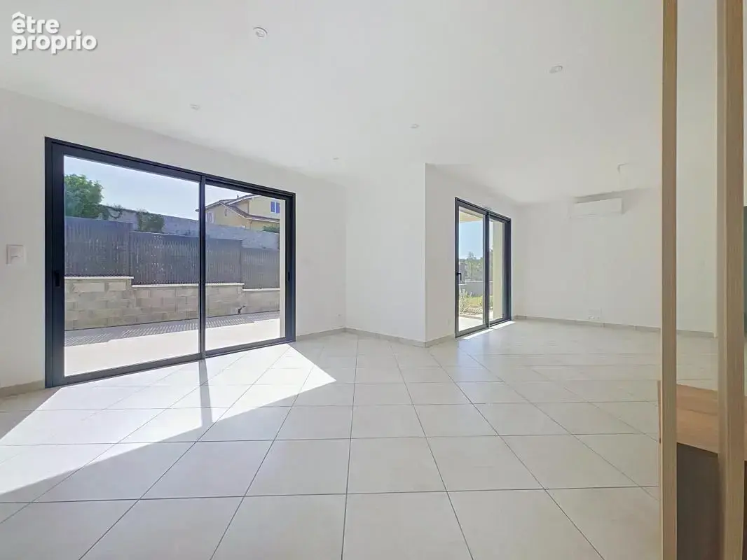 Maison - Plain-pied - 2 Chambres - Buanderie - Garage - Terrasse - photo 8