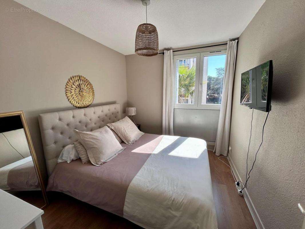 A VENDRE : T3 de 58m² lumineux et traversant - FREJUS - photo 3