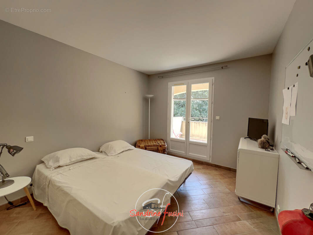 Villa 5 pieces avec piscine et garage - photo 14