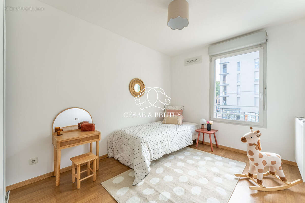 Appartement 64 m² à Venissieux  - photo 9