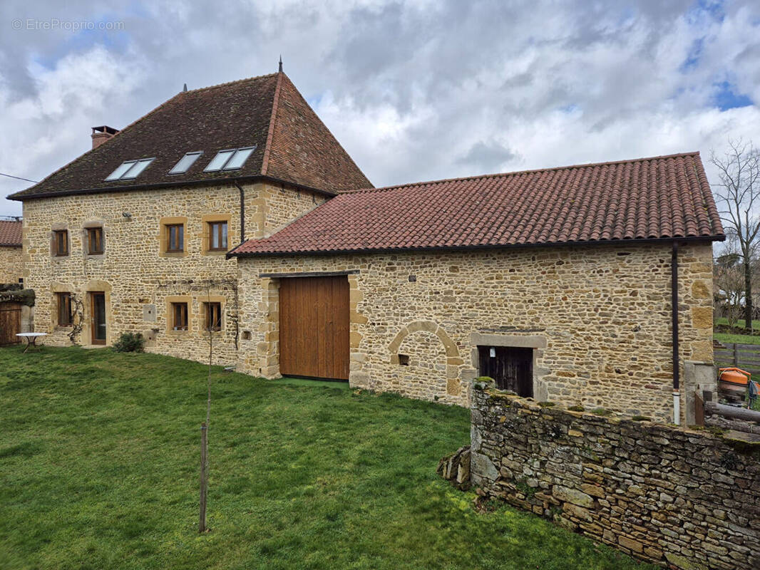 Maison à PARAY-LE-MONIAL