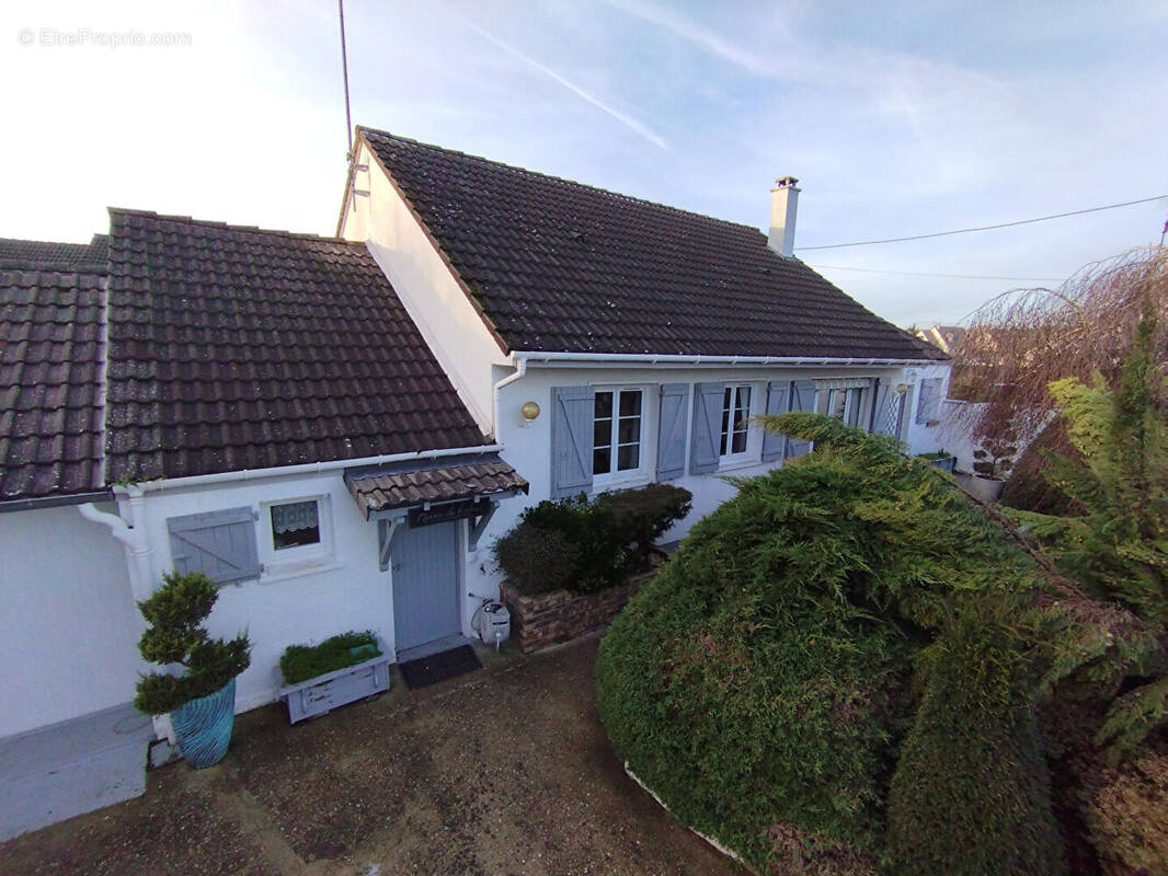 Maison à LA BONNEVILLE-SUR-ITON