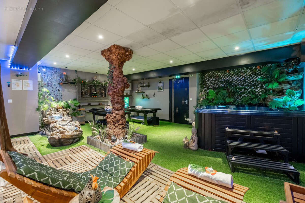 Commerce à CARRY-LE-ROUET