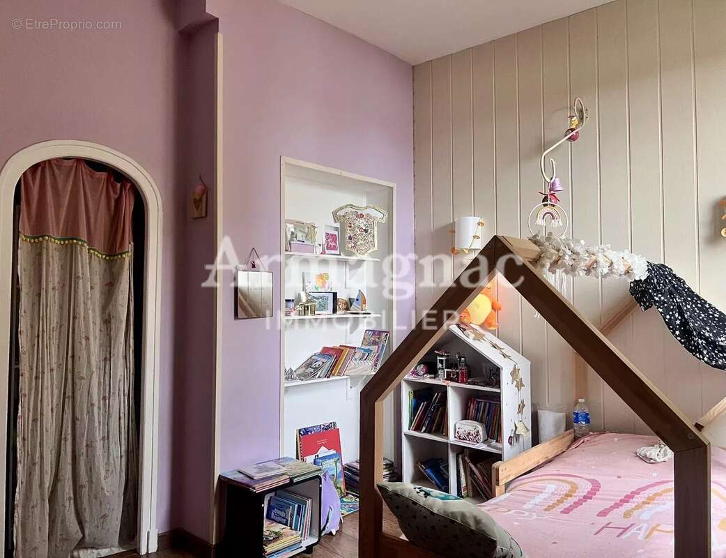 Maison à VIC-FEZENSAC