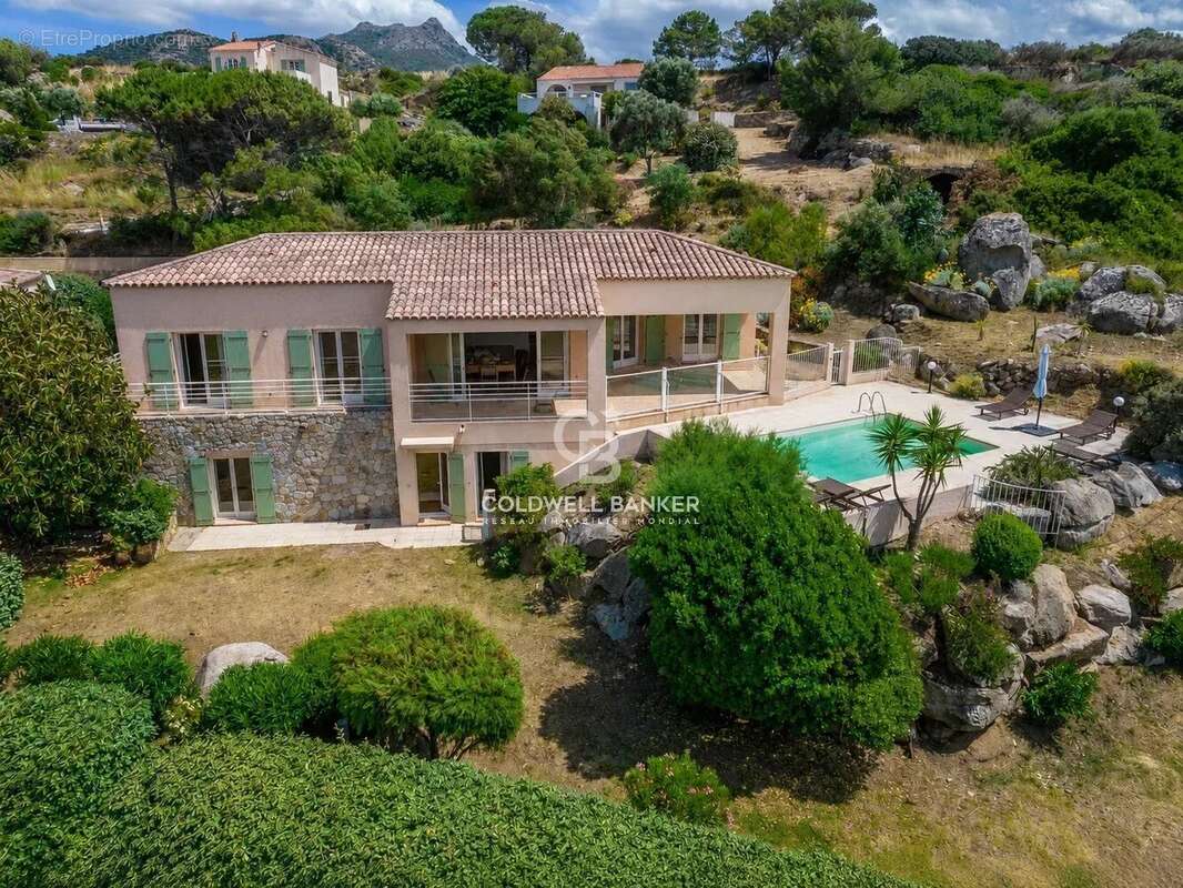 Marine de Davia - Propriété T9 - Piscines - vue mer - accès plage - photo 10