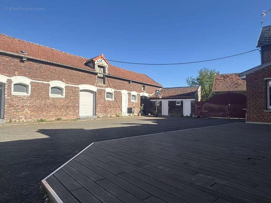 Maison à GOUZEAUCOURT