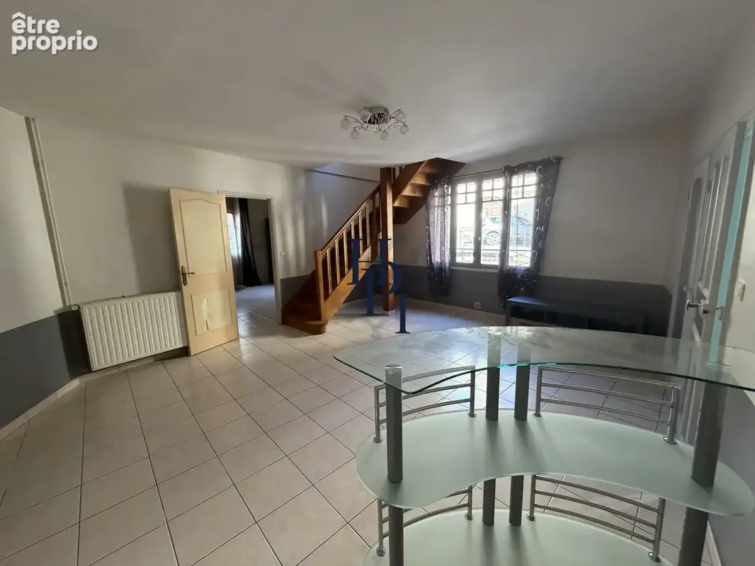 VENTE Appartement avec balcon, cave et grenier, centre-ville, Saint-Affrique - photo 4