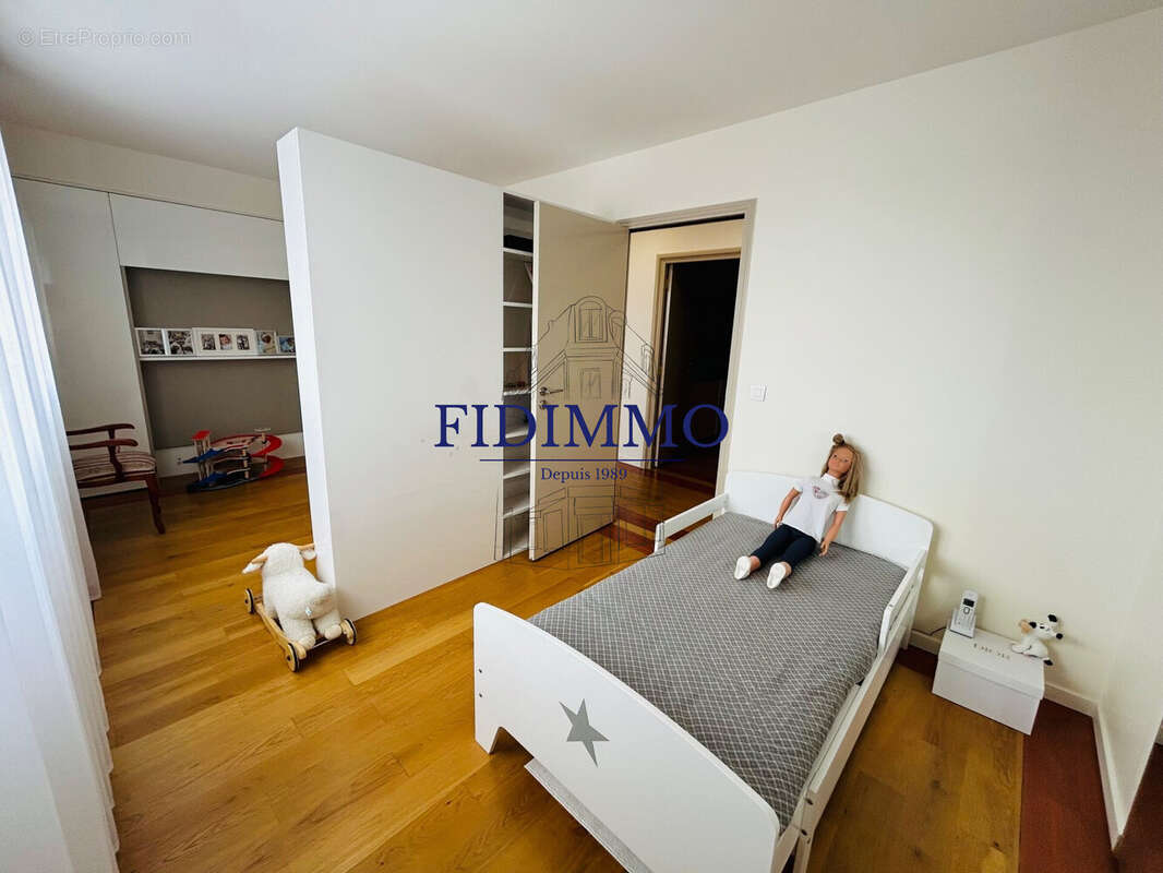 Maison à CHENNEVIERES-SUR-MARNE