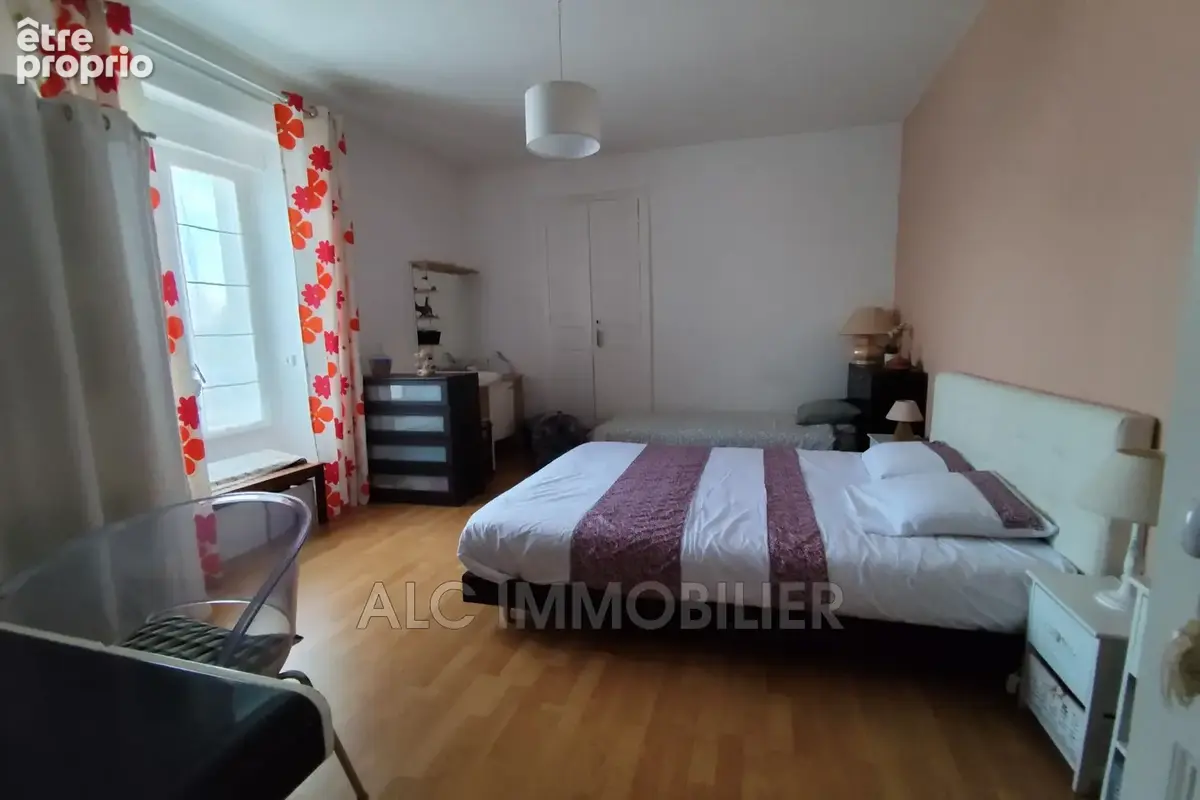 Maison 253 m² à Marolles-Les-Braults  - photo 8