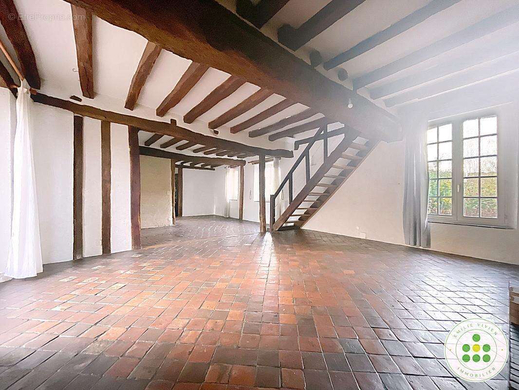 Maison à TREMBLAY-LES-VILLAGES