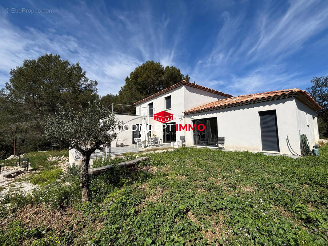 Maison à SOLLIES-TOUCAS