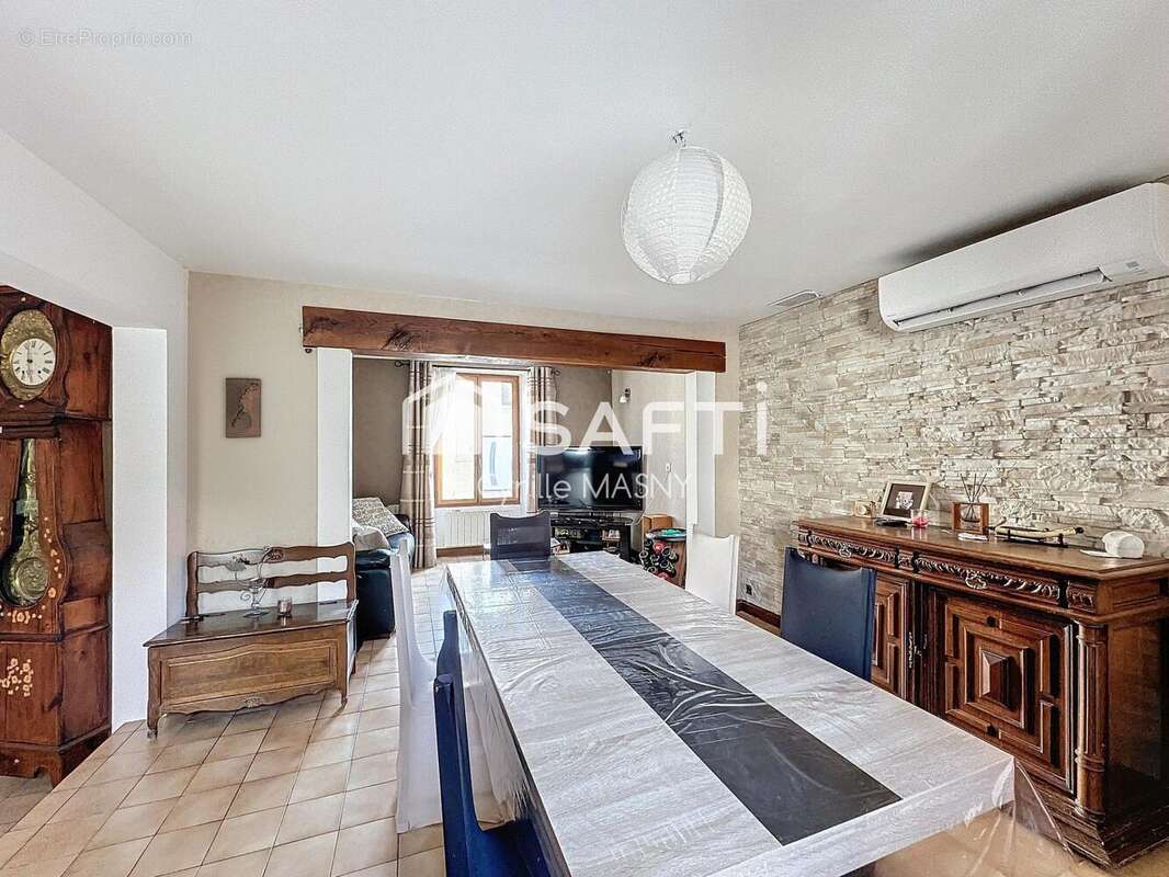 Photo 2 - Maison à LUDES