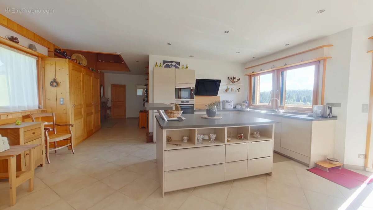 Magnifique Maison avec 6045m² de terrain et vue dégagée - photo 6