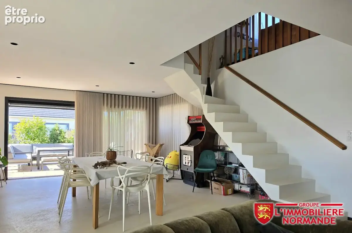Maison récente au Vaudreuil : 4 chambres et jacuzzi, près de la voie verte - photo 3