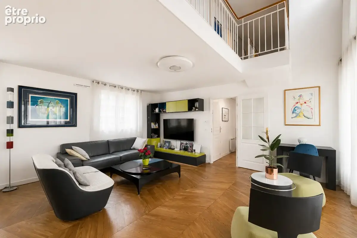 Appartement à COURBEVOIE