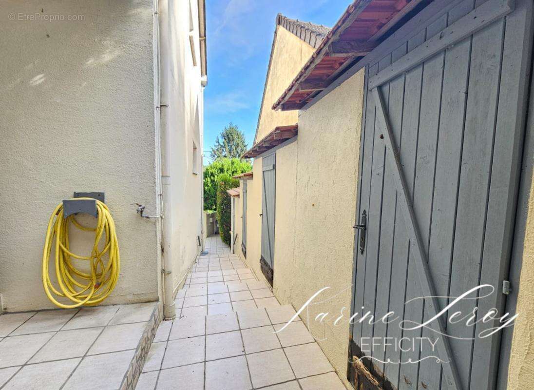 Maison à MARLY-LA-VILLE