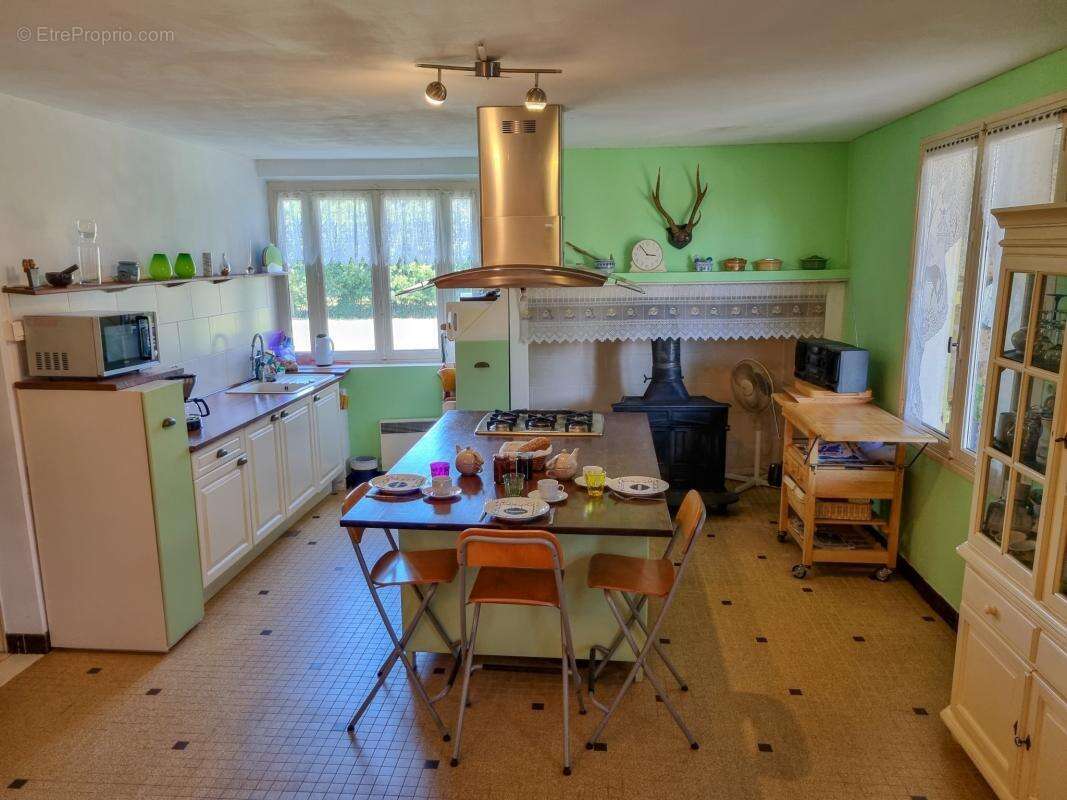 Maison à LADEVEZE-RIVIERE