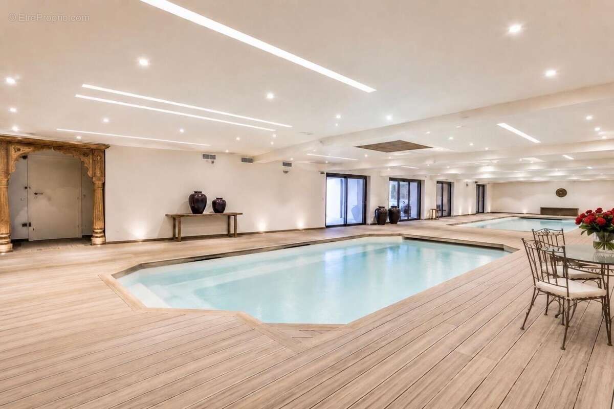 Maison 566 m² à Lamorlaye  - photo 8