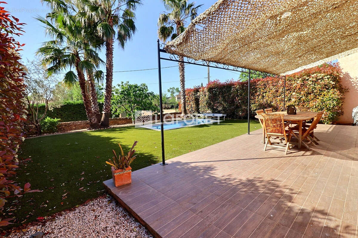 Maison à PUGET-VILLE