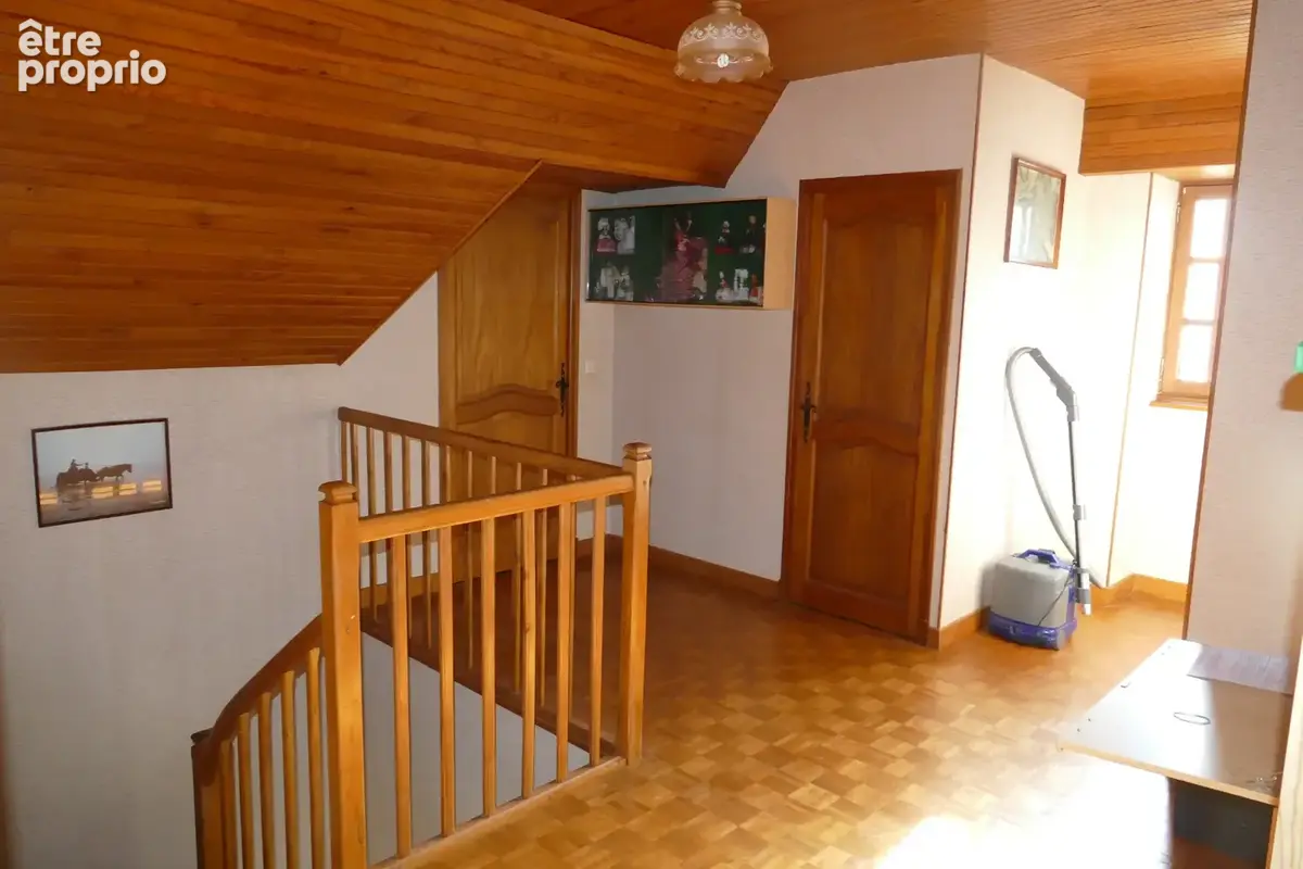 Maison 6 chambres avec 4600m2 de jardin, grand sous-sol, possibilité de vie en plain-pied (Calvinet-Puycapel, 15) - photo 19