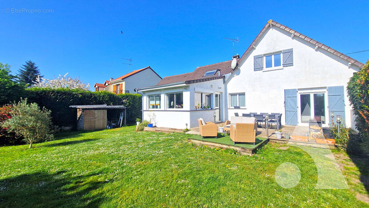 Maison à MONTIGNY-LES-CORMEILLES