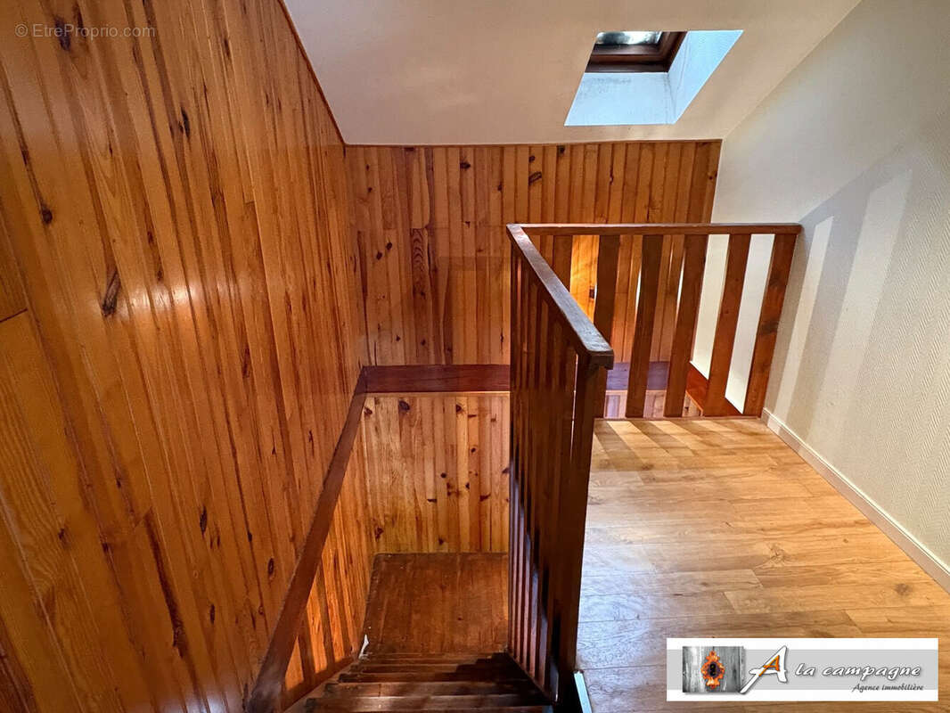 Maison 80 m² à Saint-Eloy-Les-Mines  - photo 6