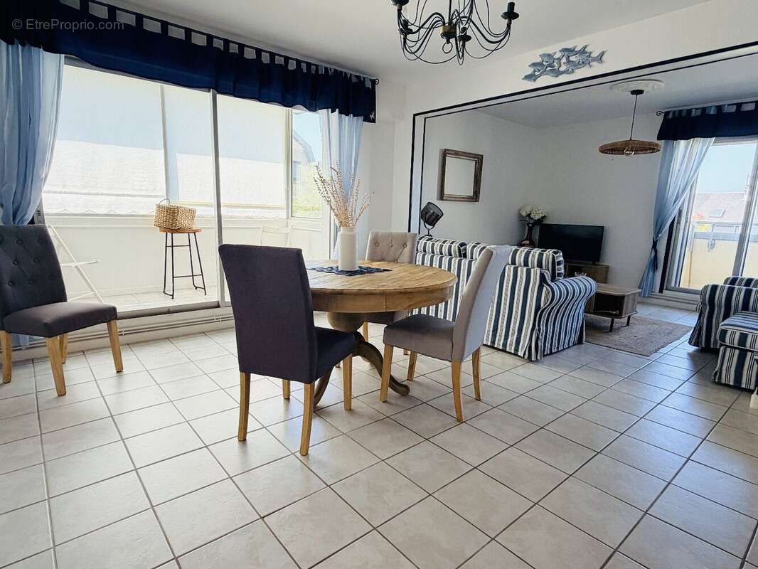 Appartement à LION-SUR-MER