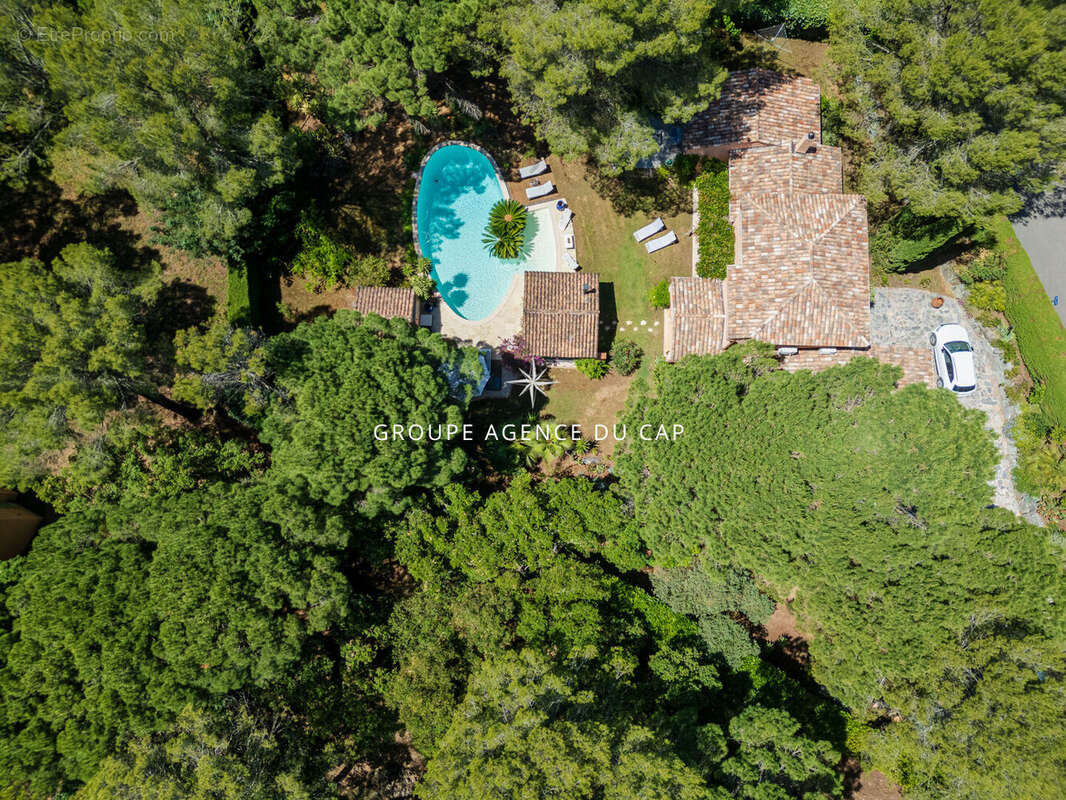 Valescure proche commerces et golfs villa 5 pieces avec piscine - photo 9