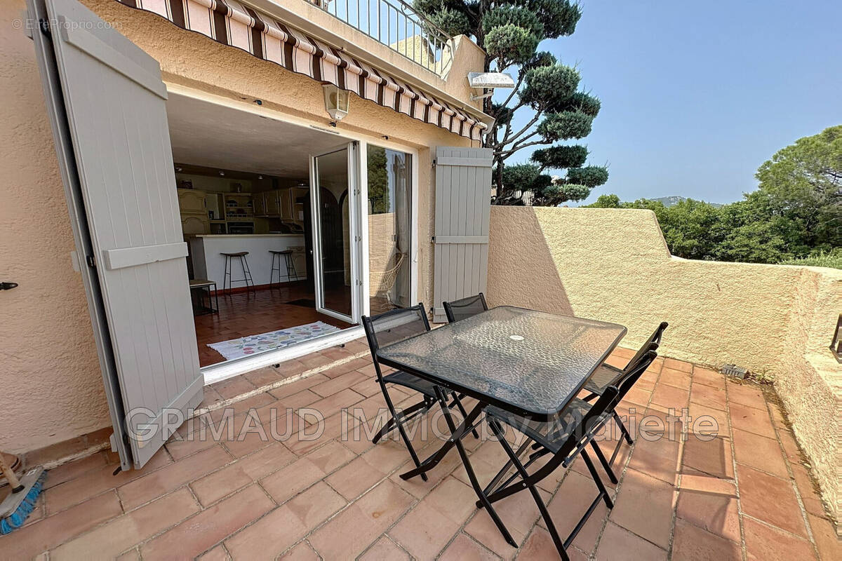 Appartement à GRIMAUD