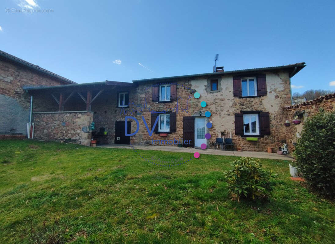 Maison à SAINT-JUST-D'AVRAY