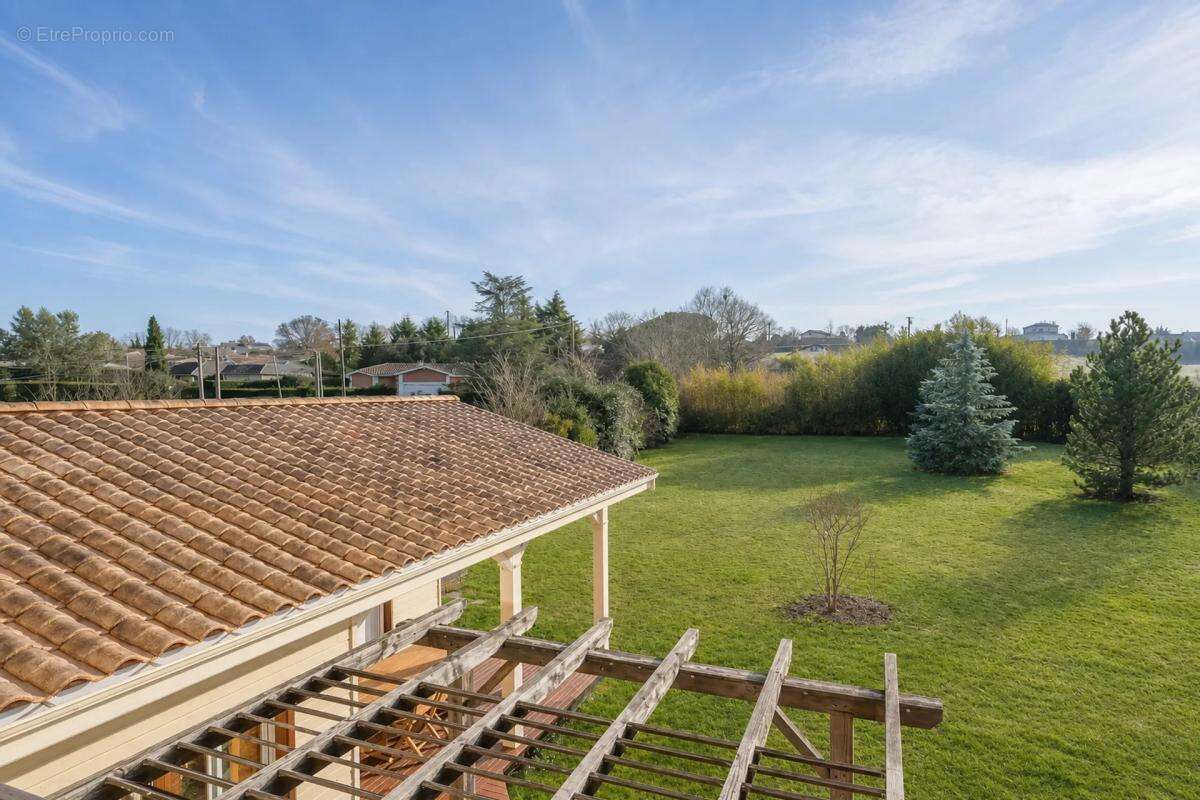 Maison lumineuse de 196 m² à Cubzac-les-Ponts - photo 16
