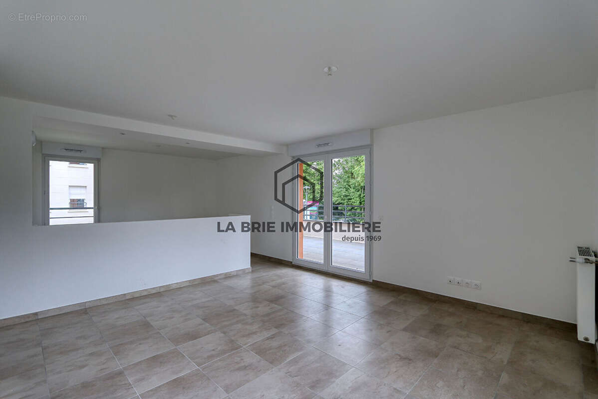 Appartement à EMERAINVILLE