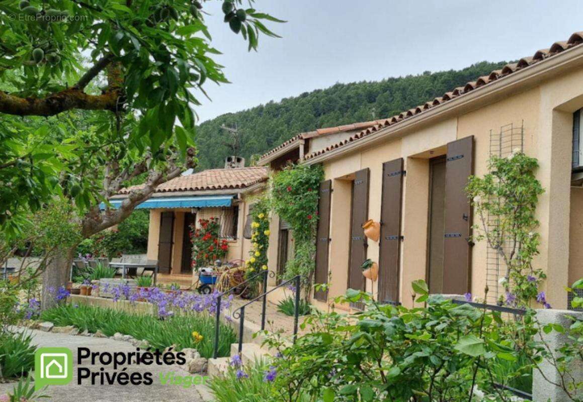 Grande villa de plain pied T5 de 160 M2, sur 1400 M2 de terrain piscinable - photo 3