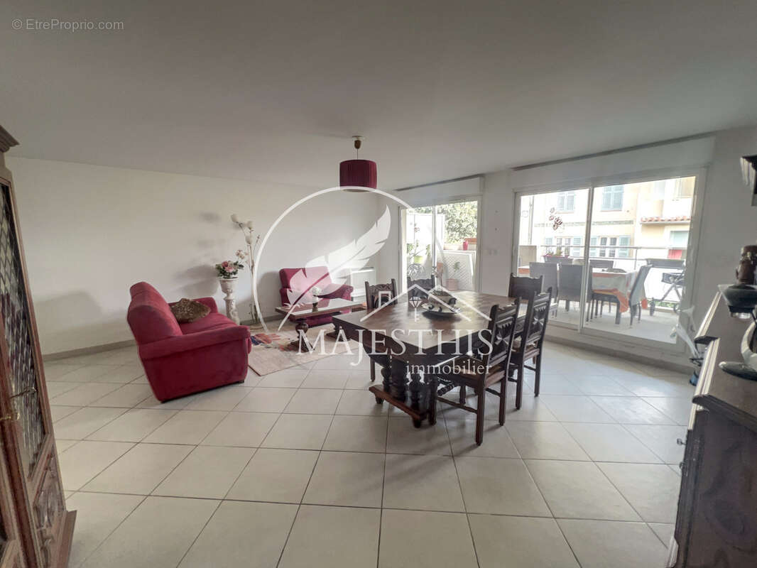 Appartement à HYERES