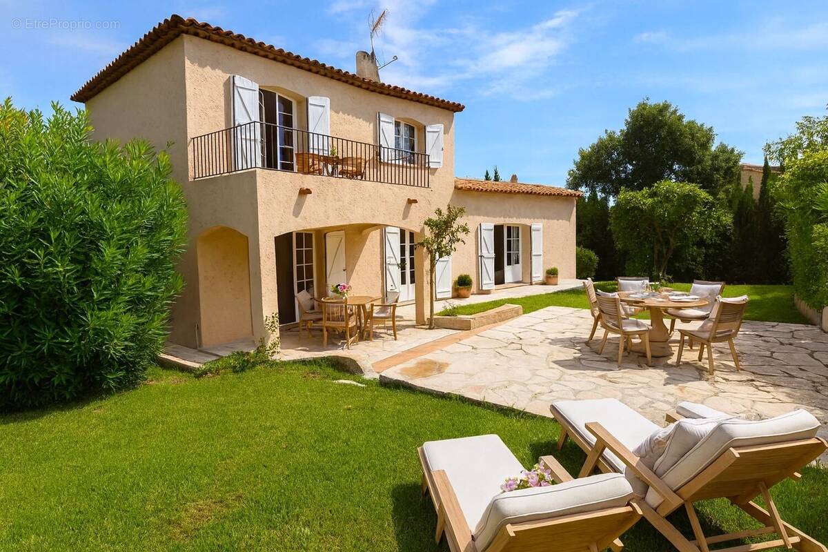 Maison à MANDELIEU-LA-NAPOULE