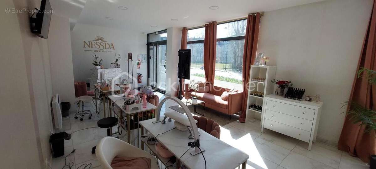 Commerce à LE PLESSIS-TREVISE