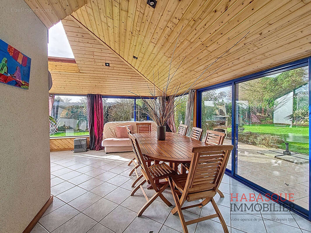 Maison spacieuse à vendre à Guimiliau - photo 5