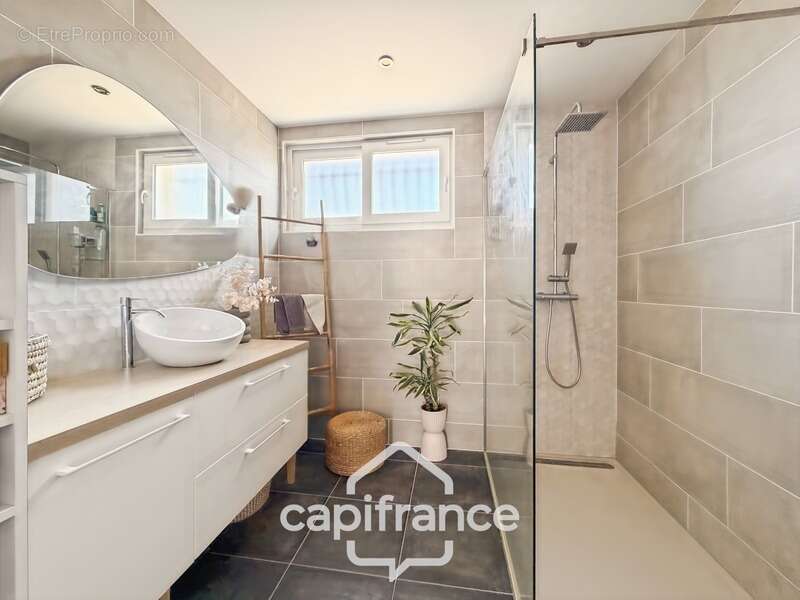 Maison de 90m² avec studio indépendant à LAVEYRON (26) - photo 8