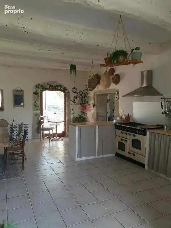 A vendre - secteur  gignac - renovee 2020 -maison en pierre de type t54 de 170m2 avec jardin - photo 10