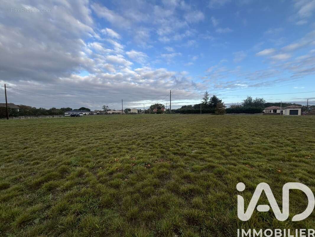 Photo 2 - Terrain à VACQUIERS