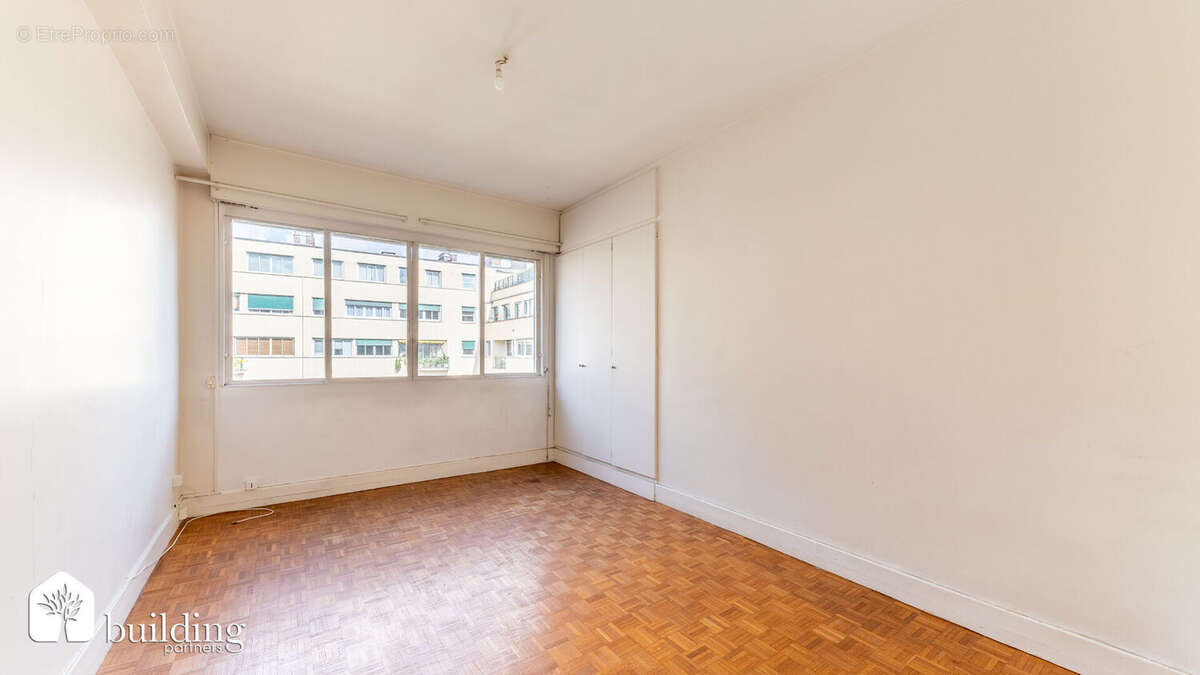 Ternes-Maillot Paris 17ème - Appartement 4 pièces 68,98 m² avec 2,15 m² de balcon - photo 9