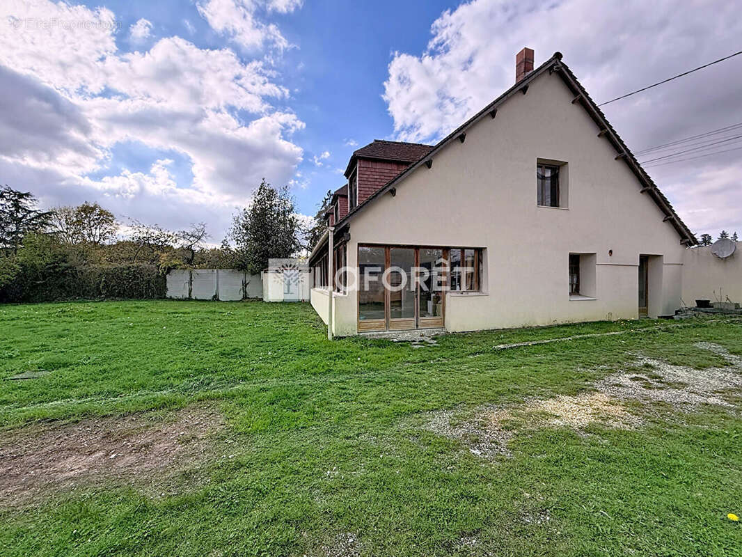 Maison à DAMPIERRE-SUR-AVRE
