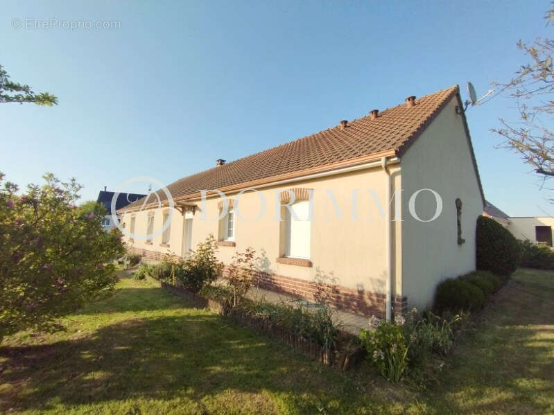 Maison à CREVECOEUR-LE-GRAND