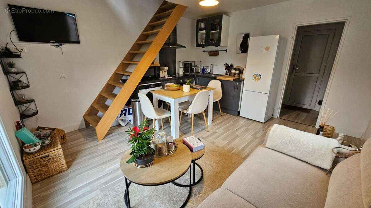 Appartement à CONDE-SUR-VESGRE