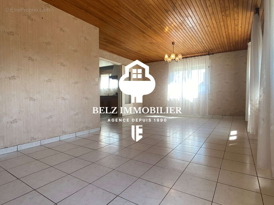 Maison Nostang 6 pièces Maison familiale des années 1970  5 chambres  Sous-sol complet TERRAIN  de 930m² - photo 5