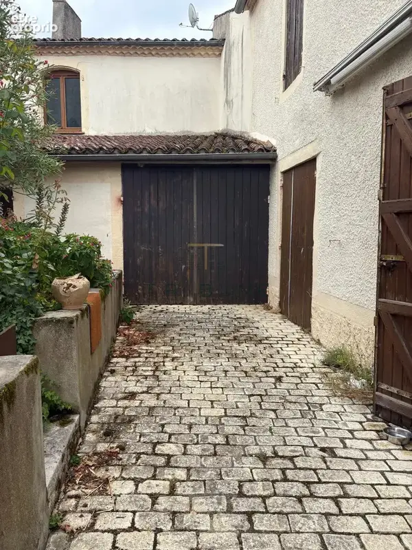 SAINTE COLOMBE EN BRUILHOIS, maison de village de 8 pièces dont 4 chambres - photo 14