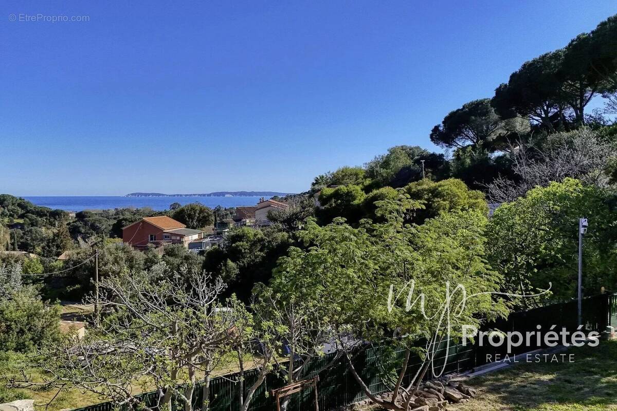 Appartement à LE LAVANDOU