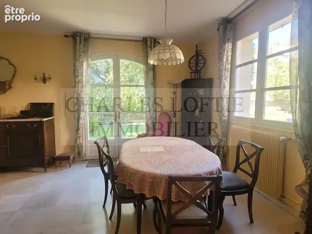 Immeuble de 3 logements, dépendances et jardin à Cahors. - photo 4