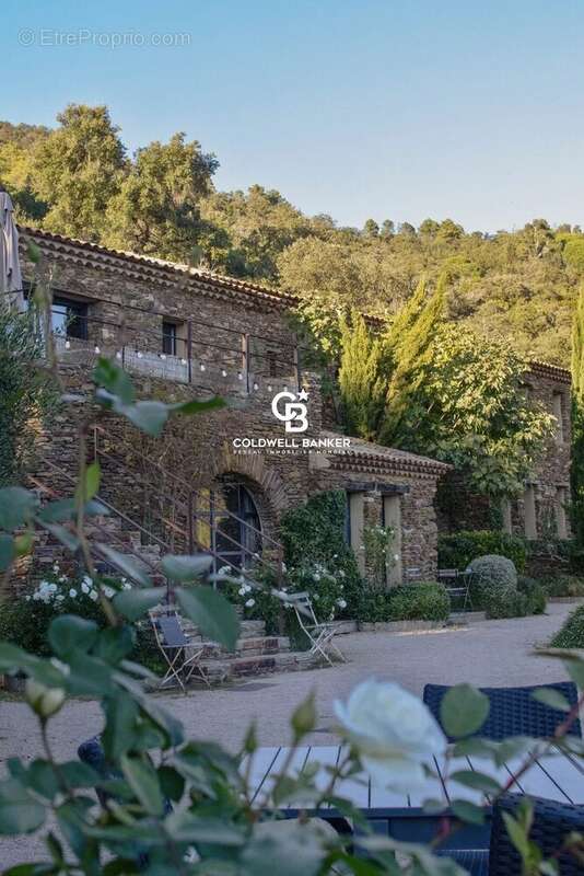 Maison à LA GARDE-FREINET